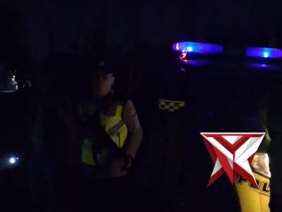 Personil Polsek Belitang I melaksanakan giat KRYD Subuh