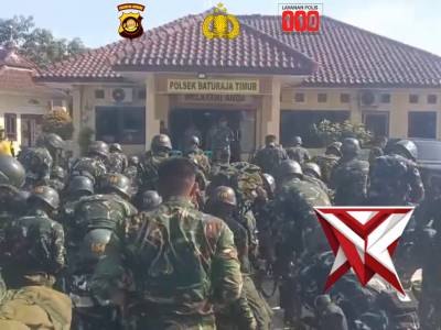 Siswa Bintara Infanteri Dodiklatpur istirahat di mapolsek Baturaja Timur