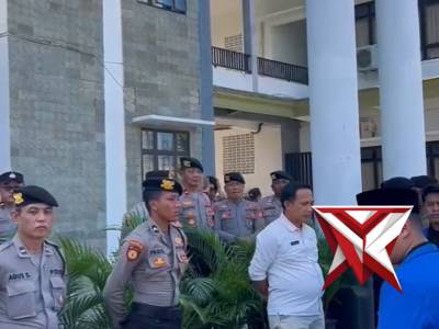 Polres Pacitan melaksanakan pengamanan kegiatan Audiensi oleh PC PMII Pacitan
