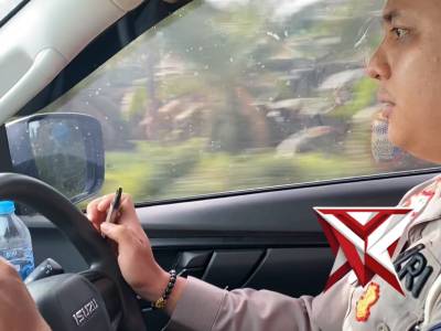 Giat Sat PJR Ditlantas Polda Sumsel melaksanakan Pengawalan VIP Menko Polhukam - PoliceTube