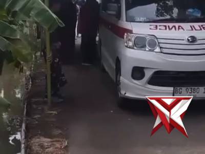 Kanit Turjawali Satlantas Polres OKI beserta anggota Satlantas Polres OKI kawal jenazah korban Laka