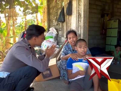 ? Titipan Kepedulian Kapolres Magetan Melalui Bripda Niko

Sebagai wujud kepedulian kepada masyarak