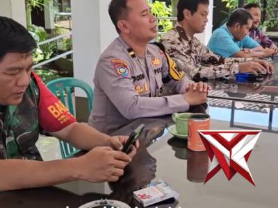 PANIT BINMAS POLSEK SUMBERSARI & TIGA PILAR MEMFASILITASI PROBLEM SOLVING DI KELURAHAN SUMBERSARI. - PoliceTube