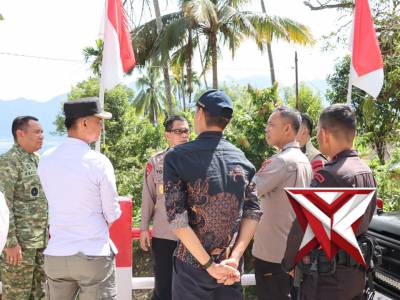kunjungan dankor brimob ke daerah bencana banjir bandang di maninjau kab agam