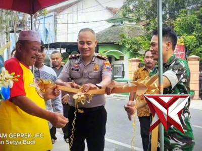 Kapolsek Bojonegoro Kota Hadiri Peresmian Outlet Geprek JFC di Klangon