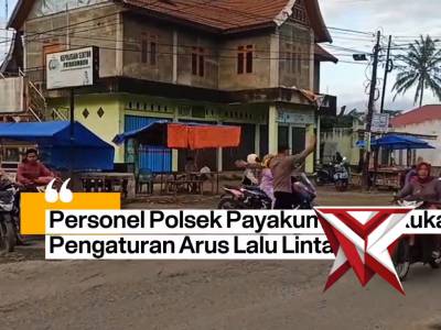 Personel Polsek Payakumbuh Lakukan Pengaturan Arus Lalu Lintas 

di wilayah Hukum Polsek Payakumbuh