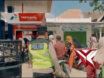 Personil Polsek Belitang I melaksanakan giat Patroli Dialogis