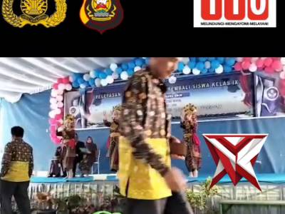 BP 14. Bhabinkamtibmas hadir dalam acara pelepasan dan penyerahan kembali siswa/siswi kelas IX SMP N - PoliceTube