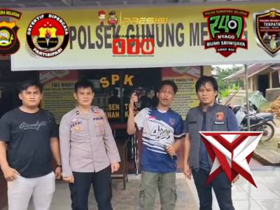 polsek gunung megang menyerahkan handphone masyarakat yang hilang