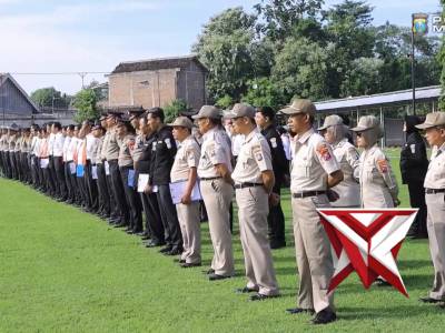 Apel Pengecekan Kendaraan Dinas Polres Madiun, Wujud Kesiapan Maksimalkan Layanan Polri 110
