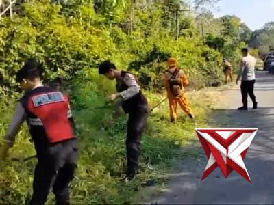 7. Polri peduli kebersihan