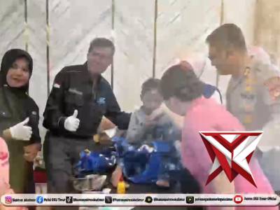 Bakti kesehatan, sunat massal - PoliceTube