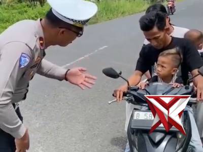 Taat Dan Tertib Berlalu Lintas Keselamatan atau Kecelakaan?

Patuhi rambu-rambu Lalu Lintas

Lengkap