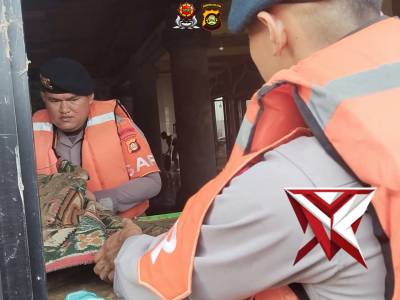Tim SAR Batalyon B Pelopor melaksanakan giat SAR di Desa Sukamenang Kab. Musi Rawas Utara