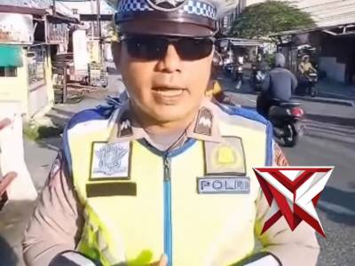 personel Ditlantas Polda Kepulauan Bangka Belitung menunjukkan sisi humanis seorang polisi - PoliceTube