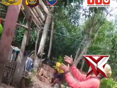 AC 16. Bhabinkamtibmas Dampingi Survey Bedah Rumah HUT Bhayangkara