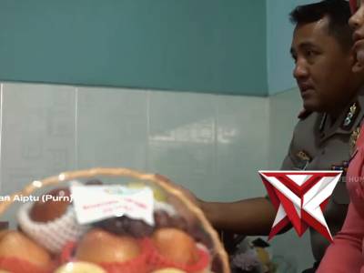 Polres Probolinggo melaksanakan kegiatan anjangsana dengan mengunjungi para purnawirawan Polri