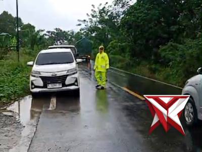 Pengaturan lalu lintas didepan pom bbm