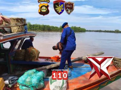 Pattroli dan pemantauan kendaraan air..