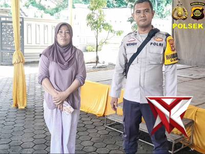 Bhabinkamtibmas Desa Darmo Aktif Sambangi Warga untuk Jaga Kamtibmas - PoliceTube
