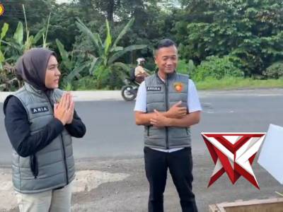 Sat Intelkam Polres OKU Timur berikan Bantuan Sosial kepada Masyarakat dalam rangka Hari Bhayangkara