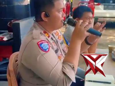 Sat Lantas Polres Halsel Menyapa