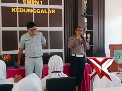 Satlantas Polres Ngawi dan Jasa Raharja melaksanakan kegiatan sosialisasi tertib berlalu lintas