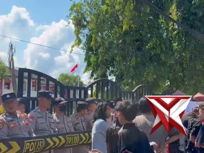 Pengamanan Unras Forum Mahasiswa Kangayan ke Kantor Pemkab Sumenep