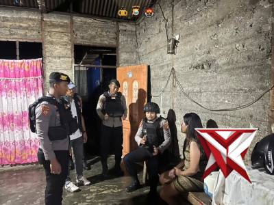 Satsamapta polres haltim laksanakan patroli dan razia miniman keras
