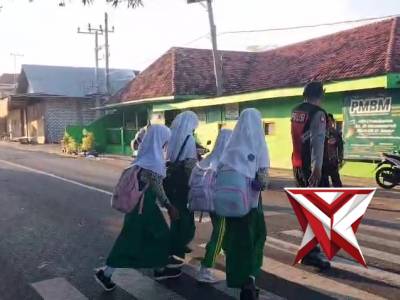 GIAT PENGATURAN PAGI - PoliceTube