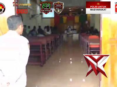 Polsek gunung megang pengamanan di gereja HKBP Desa Panang jaya - PoliceTube