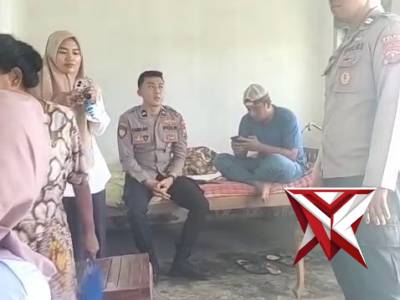 Anggota polsek pasirian melakukan sambang kepada warga