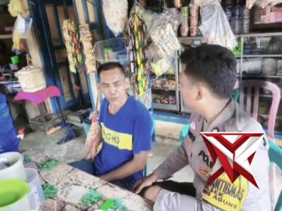 Bhabinkamtibmas Polsek Tanjung Agung melakukan sambang dan memberikan himbauan larangan karhutbunlah - PoliceTube