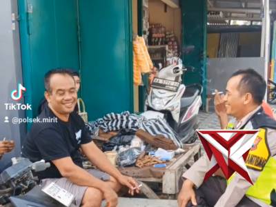 Bhabinkamtibmas Polsek Mirit melaksanakan sambang Kantibmas