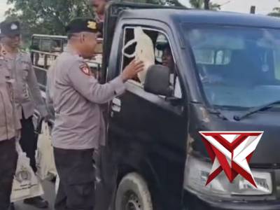 Jumat Berkah: Polisi Sedekah. Memberi dengan Hati. ??????