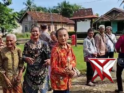 (07) anggota Polsek BTS ulu polres Musi Rawas memberikan polisline ditempat yang rawanlaka - PoliceTube