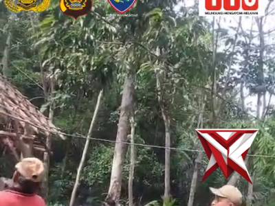 AB 5. Bhabinkamtibmas Dampingi Survey Bedah Rumah HUT Bhayangkara
