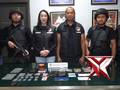 POLDA METRO JAYA MENGGAGALKAN PEREDARAN 110 GRAM TEMBAKAU SINTETIS DI JAKARTA TIMUR