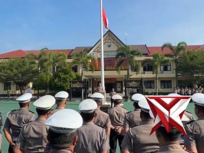 Kapolres Magetan memimpin apel pagi personel sebagai bentuk penguatan disiplin, kesiapsiagaan, dan t