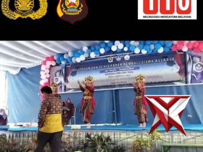 YH 11. Bhabinkamtibmas hadir dalam acara pelepasan dan penyerahan kembali siswa/siswi kelas IX SMP