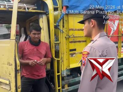 Polsek Kawasan Pelabuhan melaksanakan giat Patroli dialogis dengan Sopir truk
