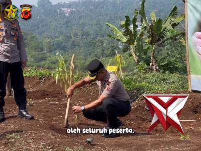 Serdik Sespimma melaksanakan kegiatan penanaman pohon bentuk kepedulian terhadap lingkungan