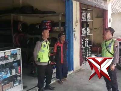 Anggota Polsek Alian melaksanakan giat patroli dialogis