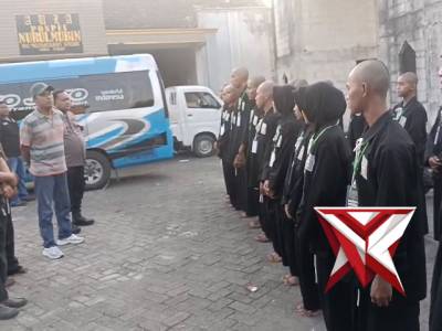 BERIKAN ARAHAN KEPADA PERGURUAN SILAT PSHT