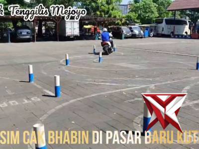 Polsek Tenggilis Mejoyo laksanakan giat SIM Cak Bhabin di Pasar Baru Kutisari