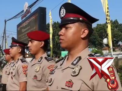 SEBANYAK 67 PERSONEL POLRI DI LINGKUNGAN POLRES SUKABUMI KOTA RESMI MENERIMA KENAIKAN PANGKAT