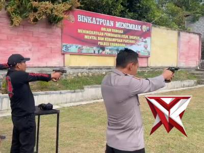 Latihan Menembak