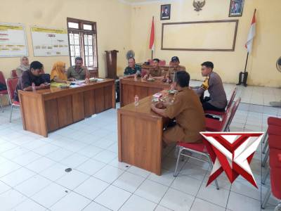 Bhabinkamtibmas Polsek Batang Sambangi Balai Desa Kalisalak, Perkuat Sinergi Jaga Kamtibmas - PoliceTube