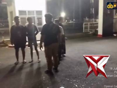 ? Sambangi Remaja Nongkrong Hingga Larut Malam, 

Polsek Gading Cempaka Perketat Patroli Cegah Gang