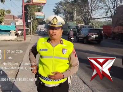 Live repot situasi arus lalu lintas di perempatan sumber turut Jalan Raya Kudus Pati
